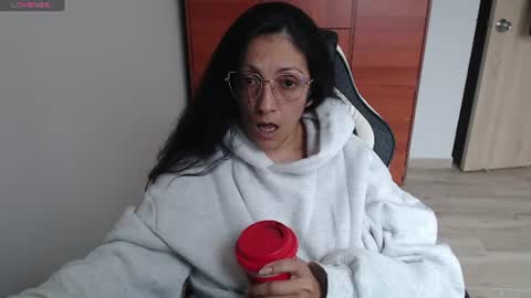 venus496613 online show from August 11, 6:43 pm
