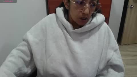 venus496613 online show from August 12, 12:02 am