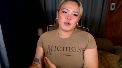 I am Colly Your mystery girl online show from August 1, 10:32 am