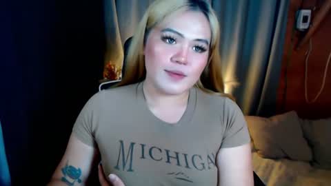 I am Colly Your mystery girl online show from August 4, 2:19 am