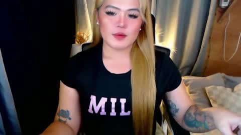 I am Colly Your mystery girl online show from August 6, 6:12 am