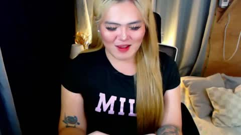I am Colly Your mystery girl online show from August 6, 10:47 am
