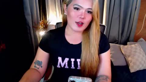 I am Colly Your mystery girl online show from August 11, 6:10 pm