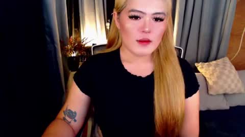 I am Colly Your mystery girl online show from August 15, 6:39 am