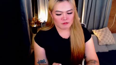 I am Colly Your mystery girl online show from August 15, 7:45 am