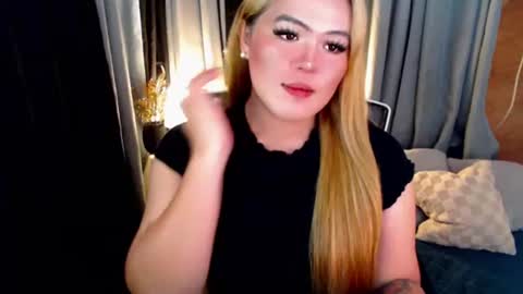 I am Colly Your mystery girl online show from August 17, 11:48 am