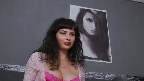 venusinylons online show from July 30, 7:20 pm
