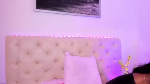 Venus online show from August 8, 6:41 pm