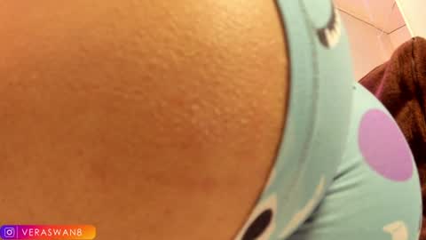 veraswan1 online show from July 18, 7:20 am