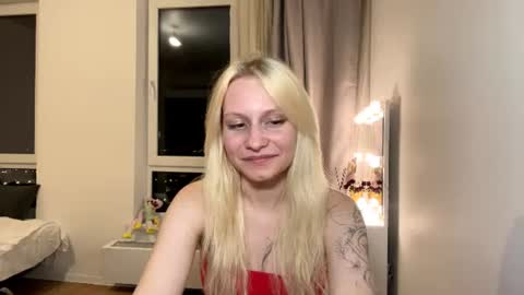 Freya online show from August 10, 7:04 pm