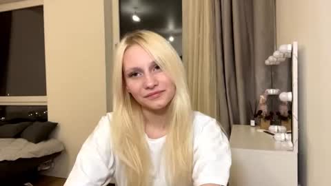 Freya online show from August 11, 7:27 pm