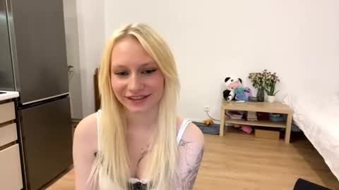 Freya online show from August 15, 5:28 pm