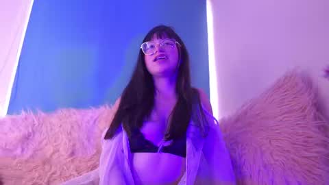 vero_bloomx online show from July 14, 6:08 pm