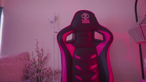 vero_bloomx online show from July 15, 2:18 pm