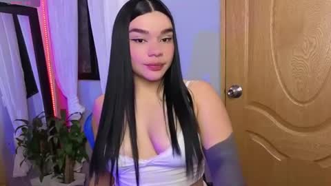 Vero  Independent model online show from July 29, 9:38 am