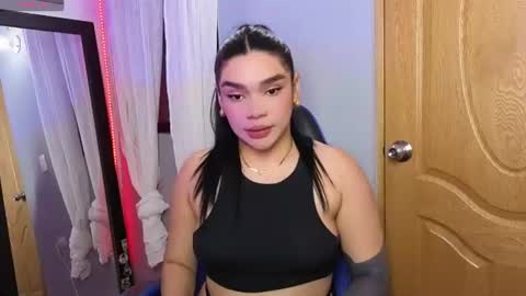 Vero  Independent model online show from August 5, 5:05 am