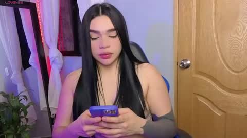 Vero  Independent model online show from August 7, 1:49 am
