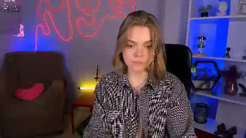 Ronni online show from August 4, 4:42 am