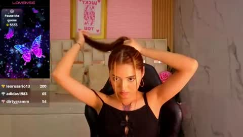 veronicaa_s online show from August 5, 10:41 pm