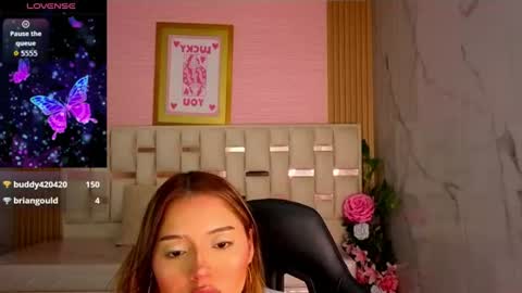 veronicaa_s online show from August 6, 11:37 pm