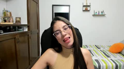 Veronica Miller online show from May 5, 1:40 am