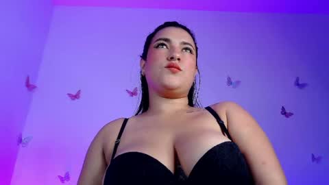 VeronicaOlsonn online show from April 19, 4:11 am