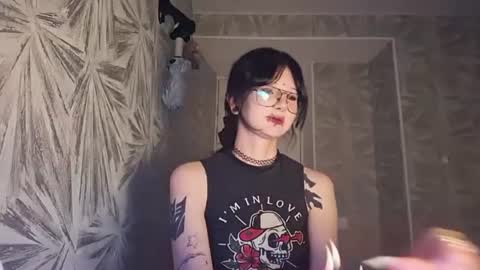 Lili online show from August 13, 5:27 pm