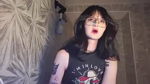 Lili online show from August 13, 6:33 pm