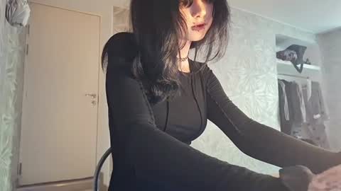 Lili online show from August 14, 2:21 pm
