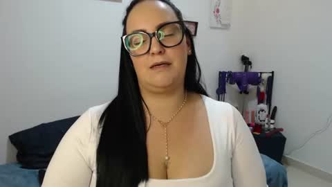 veroniicabbw_ online show from August 4, 11:51 am