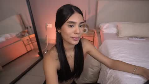  V A L  online show from August 13, 6:33 pm