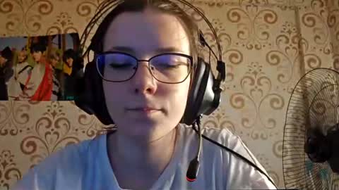 versieskains online show from August 3, 12:34 pm