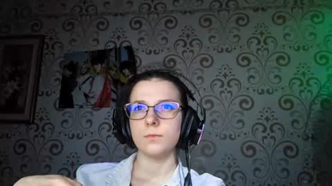 versieskains online show from August 5, 1:42 pm