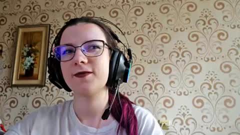 versieskains online show from August 7, 10:15 am