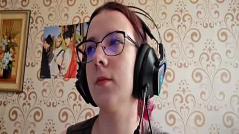 versieskains online show from August 11, 11:45 am