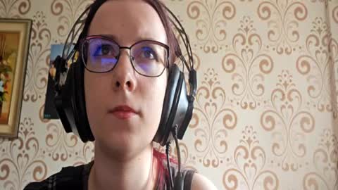 versieskains online show from August 15, 9:24 am