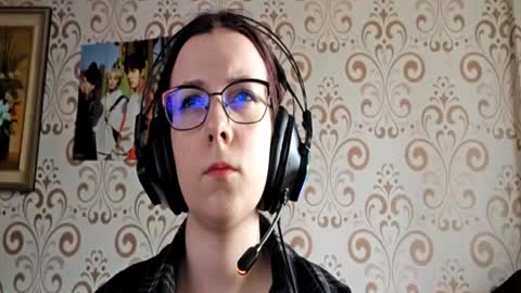 versieskains online show from August 15, 10:30 am