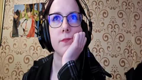versieskains online show from August 15, 1:48 pm