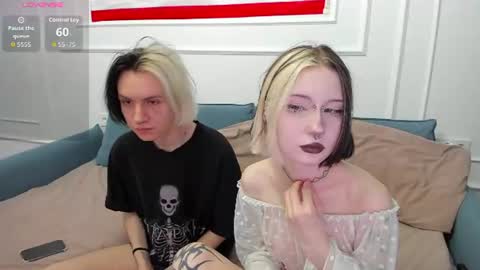 veryraretwins online show from July 8, 8:02 pm