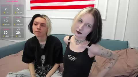 veryraretwins online show from July 14, 10:40 am