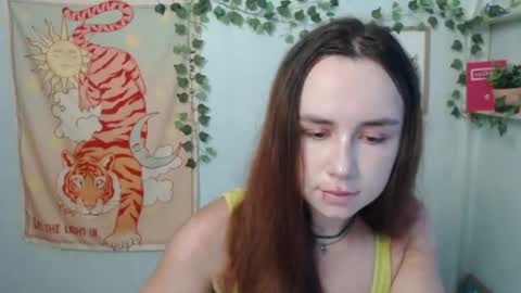veryveryvery_shy online show from August 7, 6:13 am