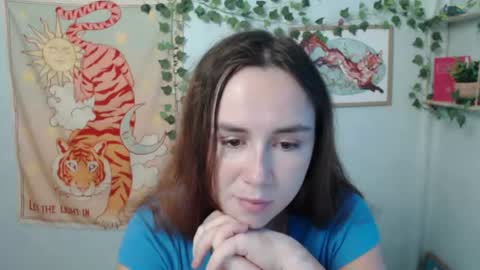 veryveryvery_shy online show from August 17, 7:35 am