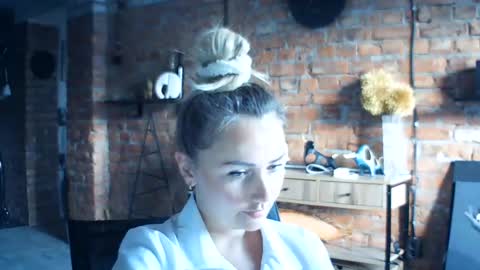 vesta x online show from August 5, 5:44 pm