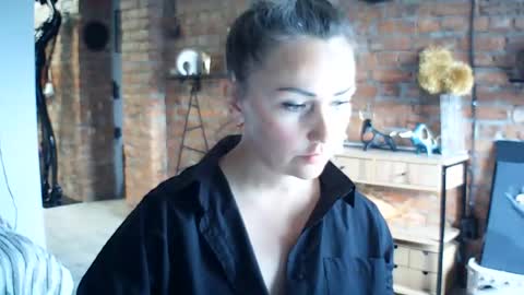vesta x online show from August 14, 4:43 pm