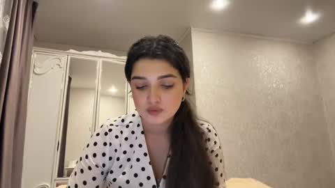 Izzabel online show from July 27, 9:09 pm