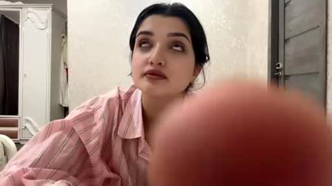 Izzabel online show from August 2, 9:33 pm
