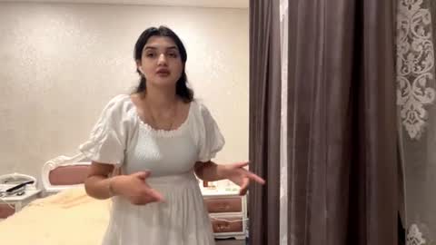 Izzabel online show from August 3, 7:43 pm