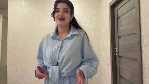 Izzabel online show from August 7, 5:35 pm