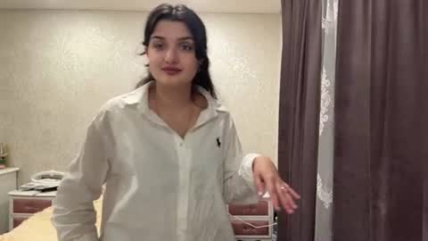 Izzabel online show from August 7, 7:47 pm