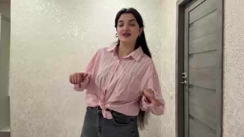 Izzabel online show from August 9, 6:31 pm